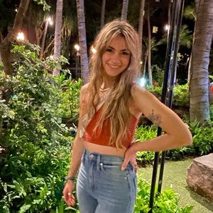 Meet your Posher, Kenzie